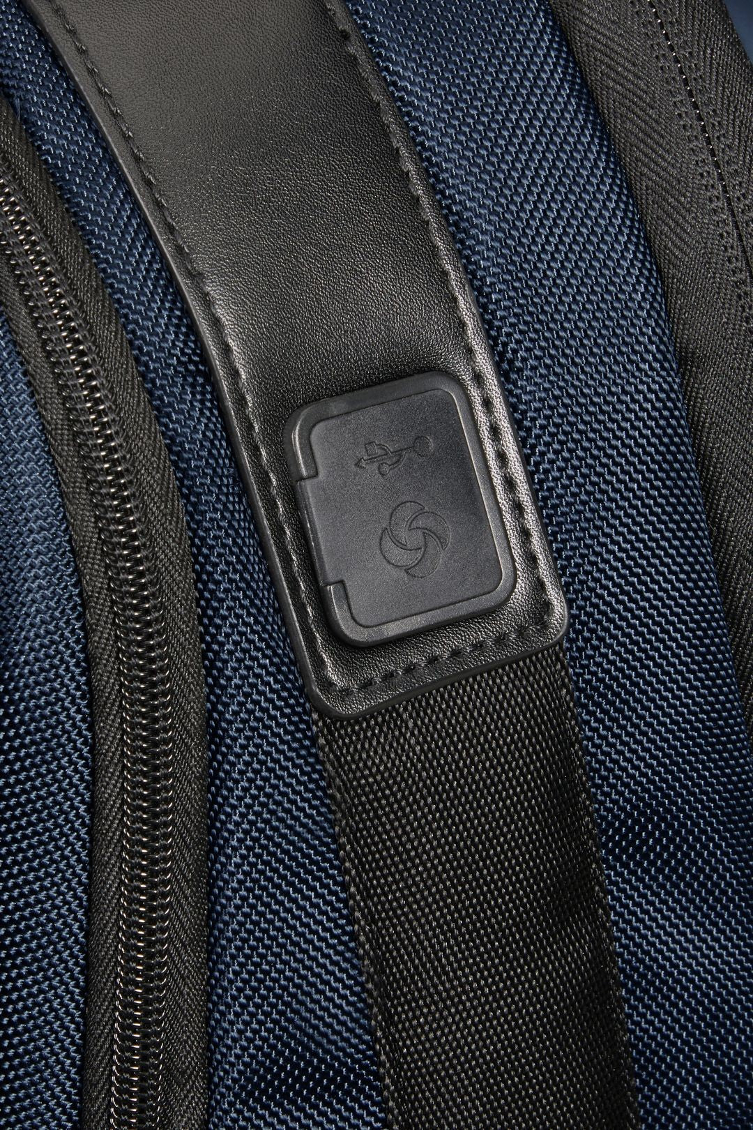 SAMSONTE MOCHILA EXTENSIBLE DE VIAJE PARA PORTÁTIL 17.3" OPENROAD 2.0