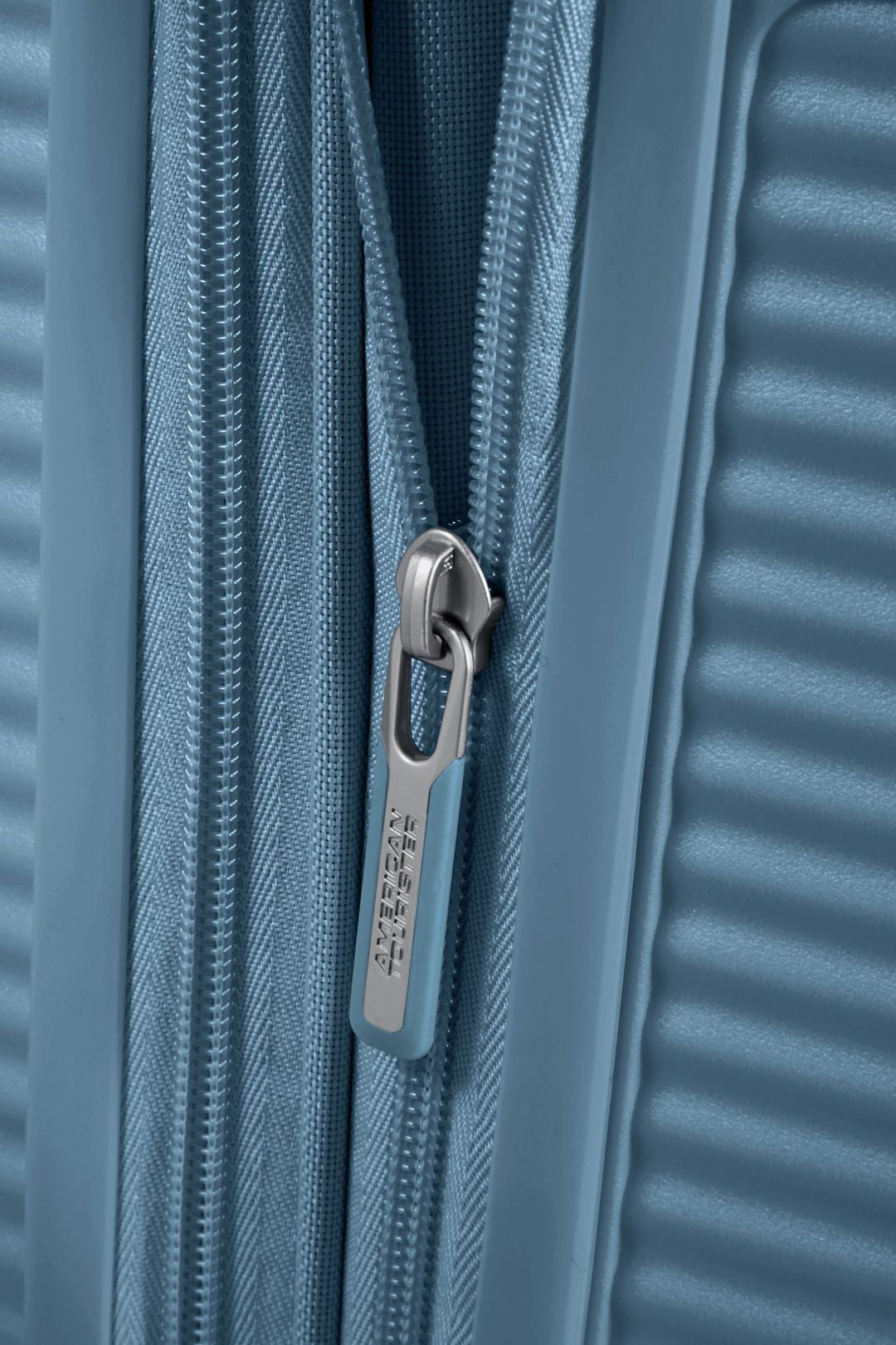 Soundbox  de  American Tourister - Extensible Talla Pequeña